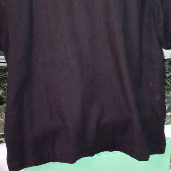 Stonebridge XL woman's black top with little animal Giraffes on the front side. - Picture 5 of 7